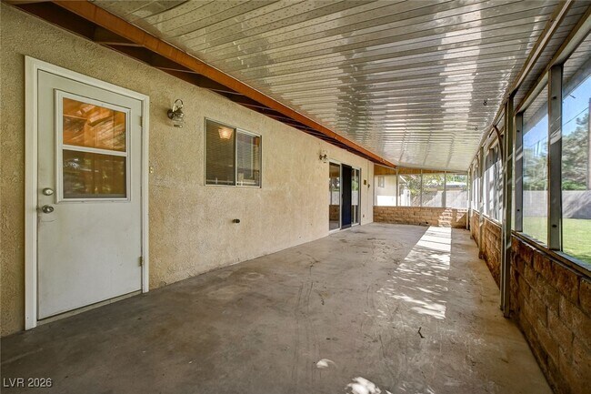 Building Photo - 5649 Sheila Ave