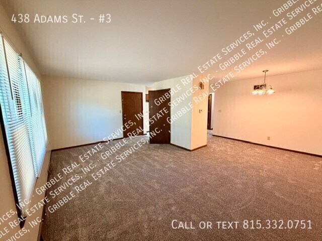 Building Photo - 438 Adams St