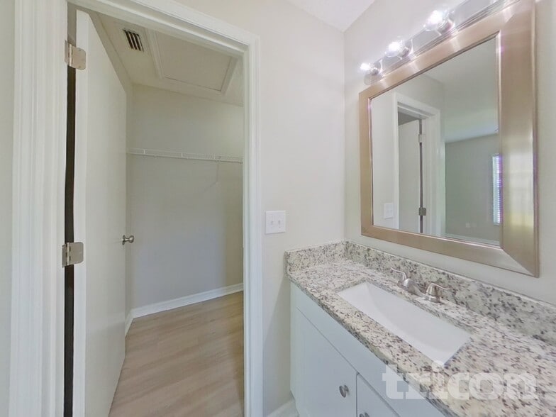 Building Photo - 8335 Spring Breeze Ct