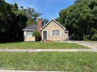 Building Photo - 6946 Oakwood St