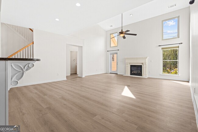 Building Photo - 7911 Brass Lantern Dr