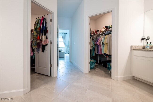 Building Photo - 11171 Canopy Loop