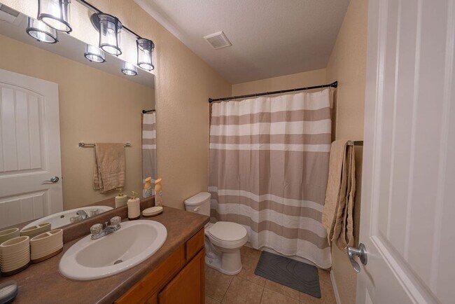 Building Photo - Short Term FULLY FURNISHED 3 bed home in Lorson Ranch!!!!