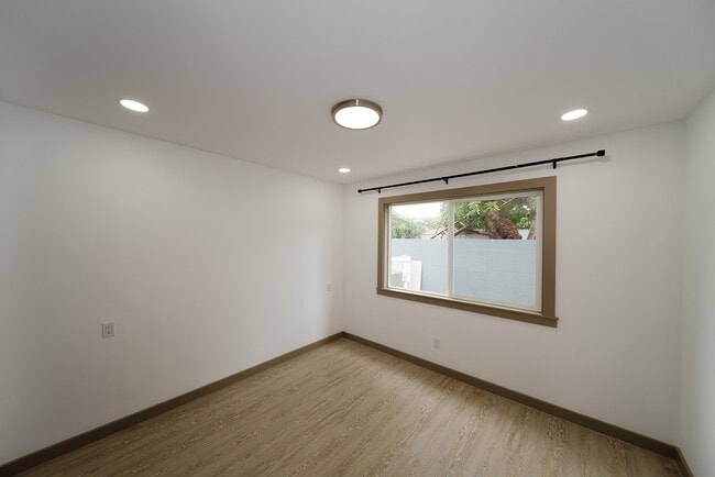 Building Photo - 98-352-352 Pono St