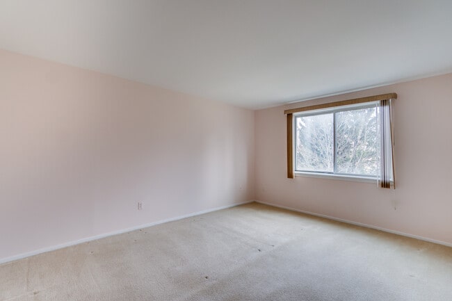 Building Photo - 2817 Jermantown Rd