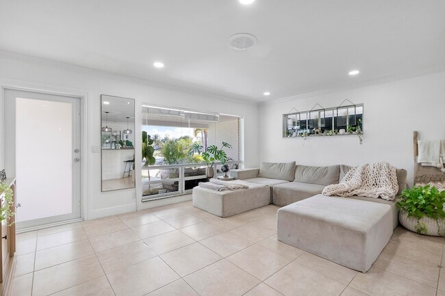 Building Photo - 101 SE 13th St