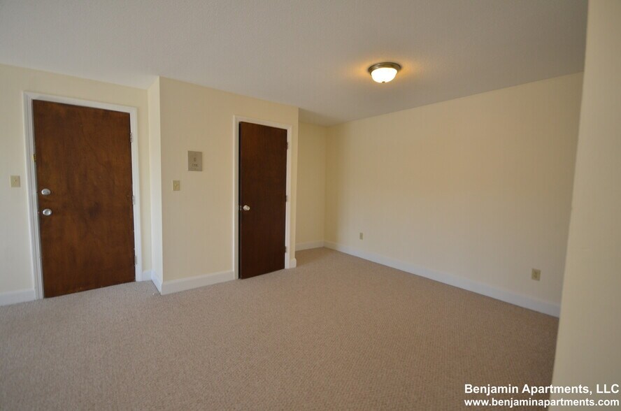 Building Photo - 1 Brattle Dr