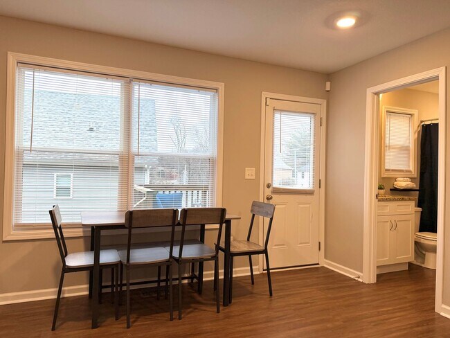 Building Photo - 925 Woody Hills Dr - Furnished Rental