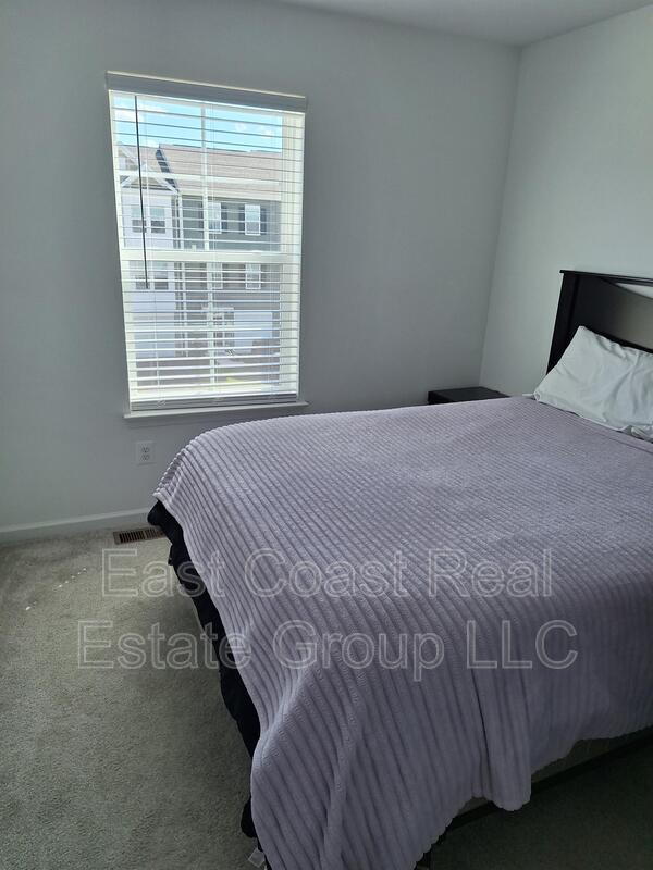 Building Photo - 408 Slick Terrace