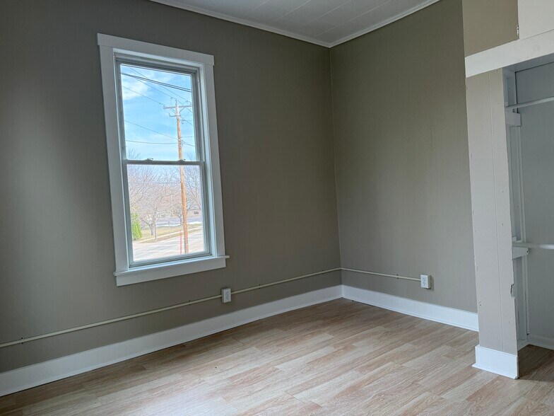 Building Photo - 262 Fond du Lac Ave