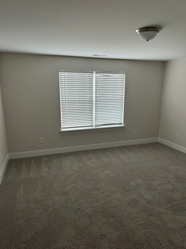 Building Photo - Mebane townhouse