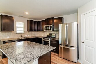 Building Photo - 8907 Taylor Grv