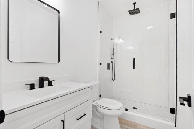 Building Photo - "Spacious 4-Bed Oasis with Guest Suite on Johns Island - Your Dream Home Awaits!"