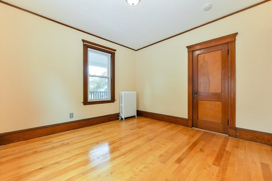 Building Photo - 652 South St