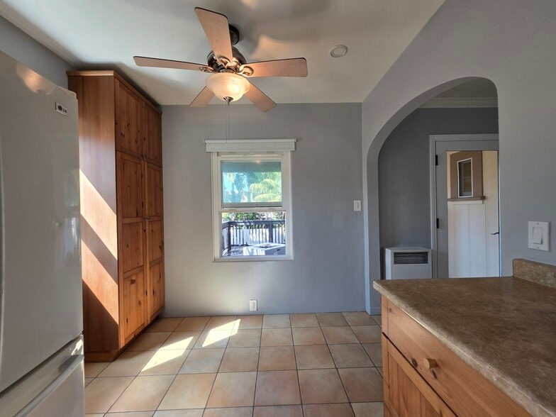 7 - 4649 W Point Loma Blvd