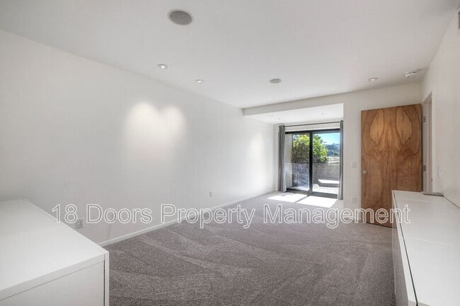 Building Photo - 2239 Del Mar Scenic Pkwy