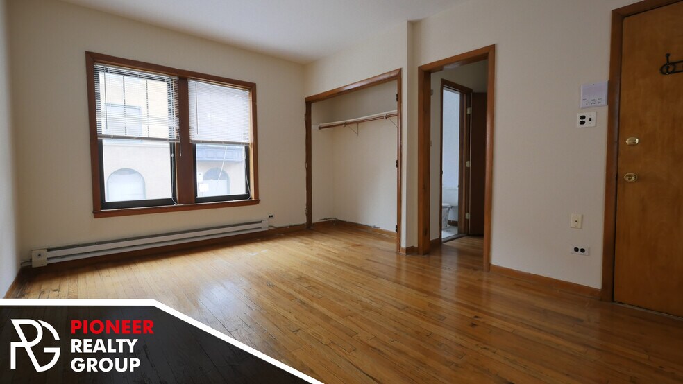 Building Photo - 2842 N Orchard St