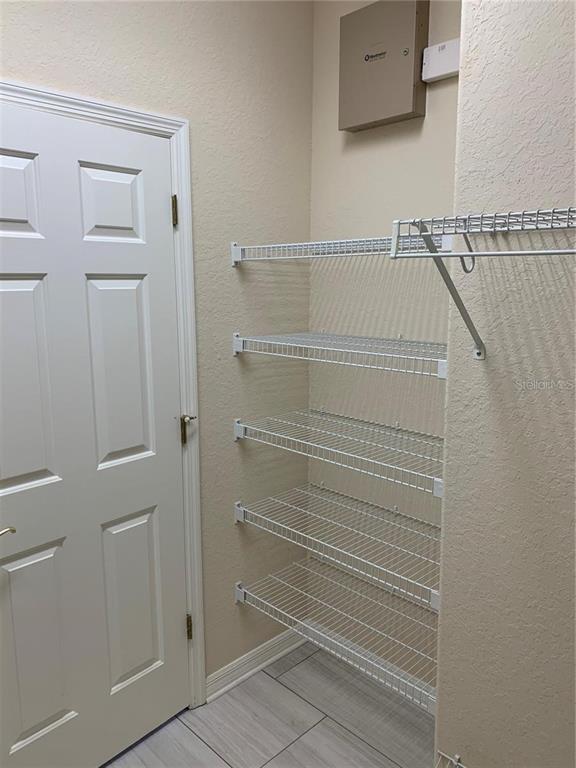 Building Photo - 10724 Banfield Dr