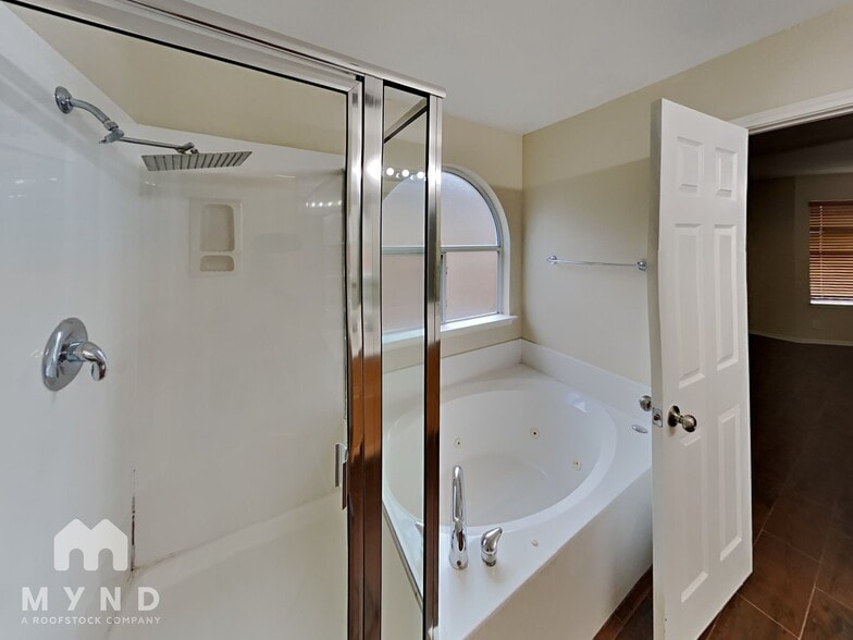 Building Photo - 8930 Wolff Vista