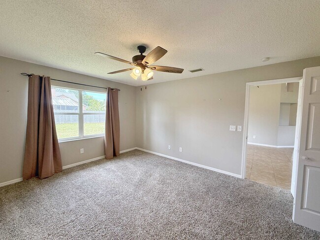 Building Photo - 39 Fischer Ln