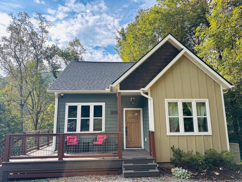 Building Photo - 14 Constitution Ct