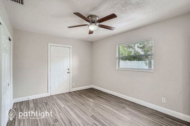 Building Photo - 4080 Bluefish Dr SE