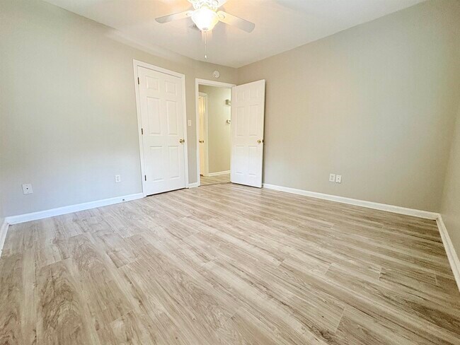 Building Photo - 1840 Devra Dr