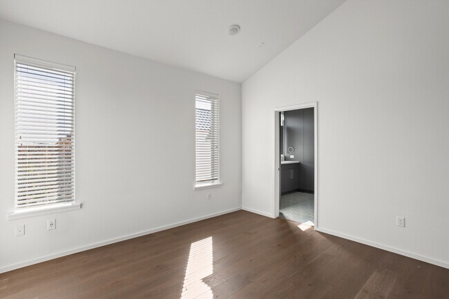 Building Photo - 3100 Menchaca Rd