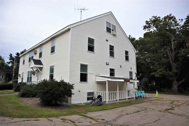 Building Photo - 62 Elm St