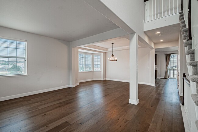 Building Photo - Spacious 5BD, 4BA Castle Rock Home with Fi...