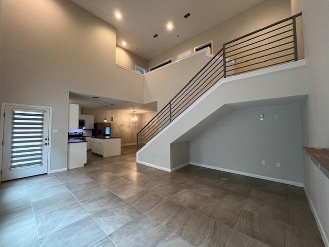 Building Photo - 10902 International Blvd