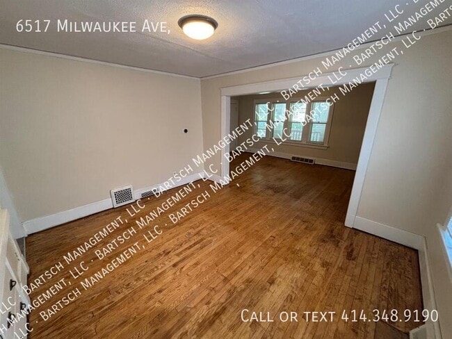 Building Photo - 6517 Milwaukee Ave