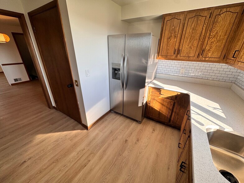 Kitchen & Elevator door - 639 Scenery Dr