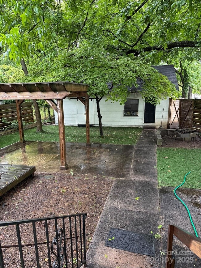 Building Photo - 1100 Herrin Ave