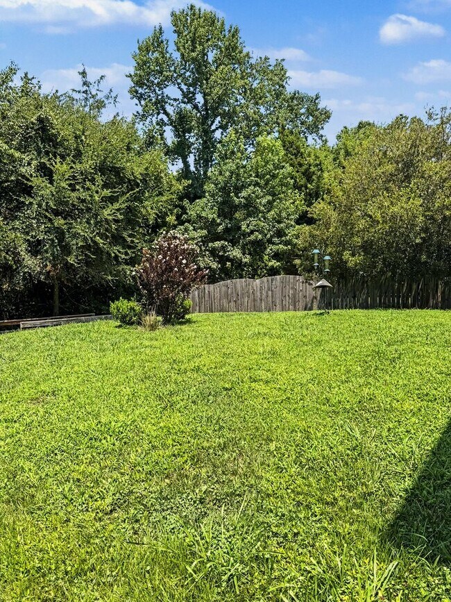 Building Photo - 2717 Forest Grove Ct