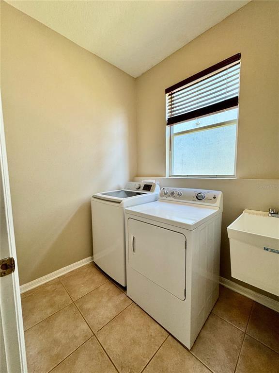 Building Photo - 11209 Village Brook Dr