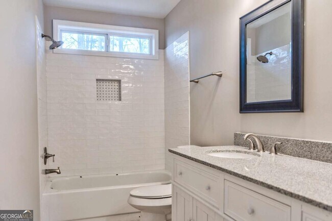 Building Photo - 2011 Town Lake Hills W