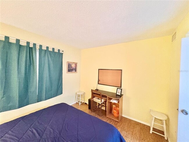 Building Photo - 3064 Lake Bayshore Dr