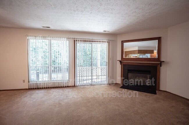 Building Photo - 6486 Reflections Dr