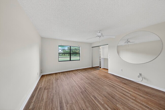 Building Photo - 9187 Norte Lago