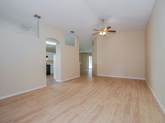 Building Photo - 953 N 13th Square
