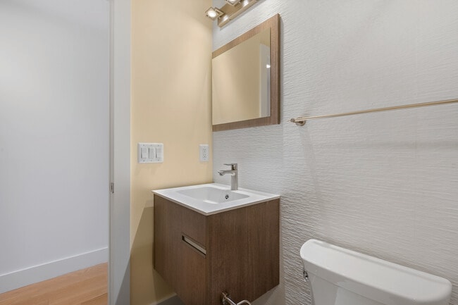 Building Photo - 1515 K St SE