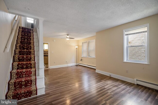 Building Photo - 642 Manor Rd