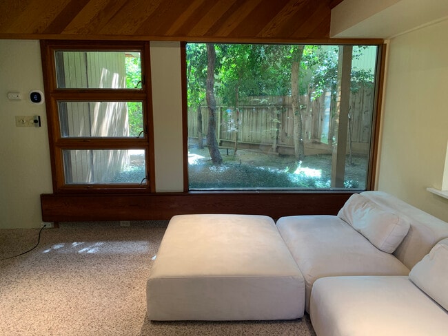 Building Photo - 3152 W Los Altos Ave