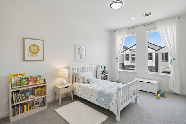 Building Photo - 2927 El Fenice Ln