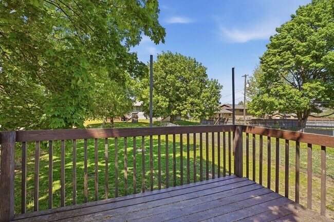 Building Photo - 2705 N Robie Ct