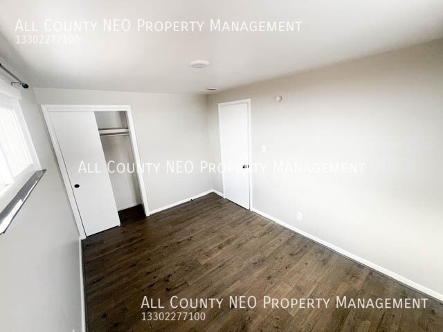 Building Photo - 1737 Portage Trail