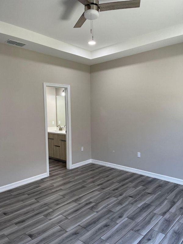 Building Photo - 424 3 1/2 Street