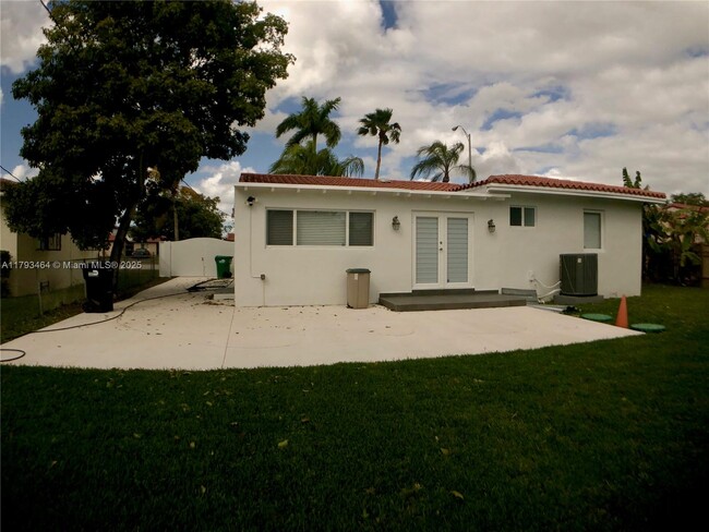Building Photo - 6320 SW 24th St
