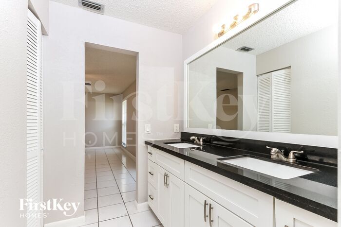Building Photo - 12489 Guilford Way